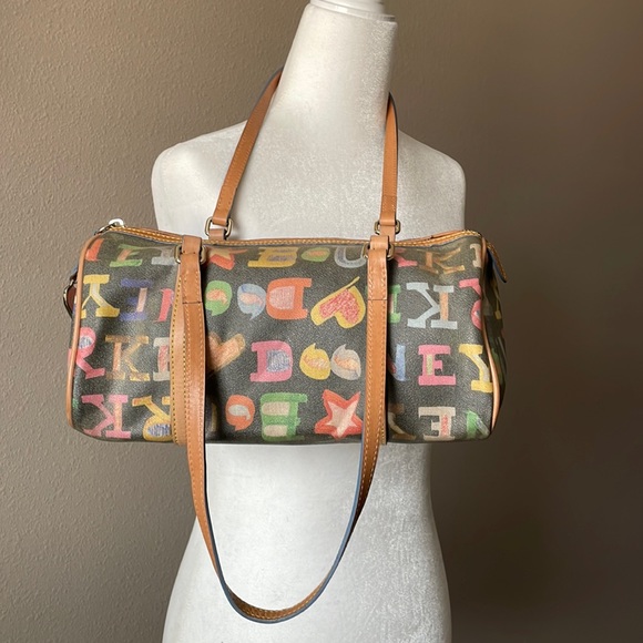 Vintage Dooney and Bourke barrel bag - Picture 1 of 14